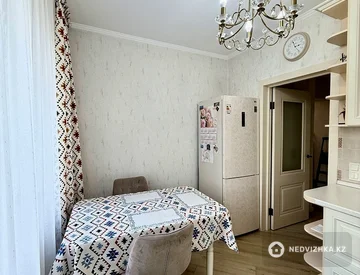 2-комнатная квартира, этаж 3 из 5, 65 м², На длительный срок, миниатюра 3
