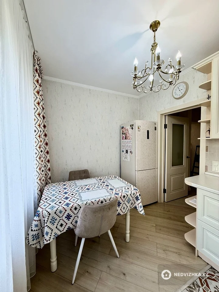 2-комнатная квартира, этаж 3 из 5, 65 м², На длительный срок, фотография 3