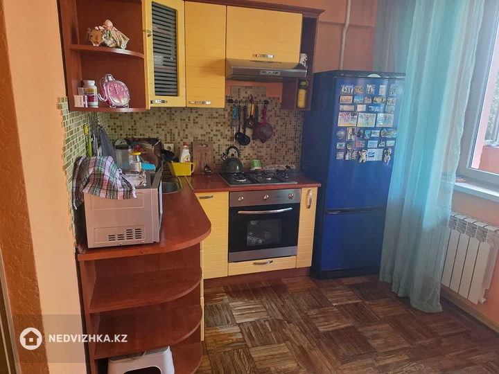 2-комнатная квартира, этаж 3 из 5, 55 м², На длительный срок
