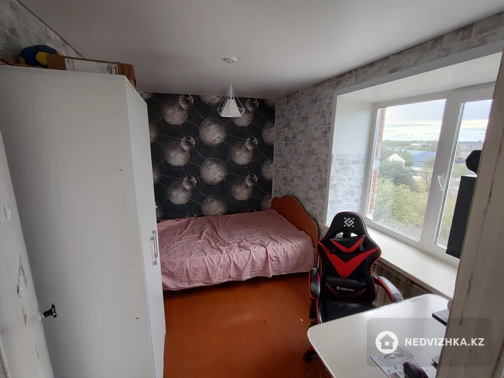 4-комнатная квартира, этаж 4 из 5, 63 м²