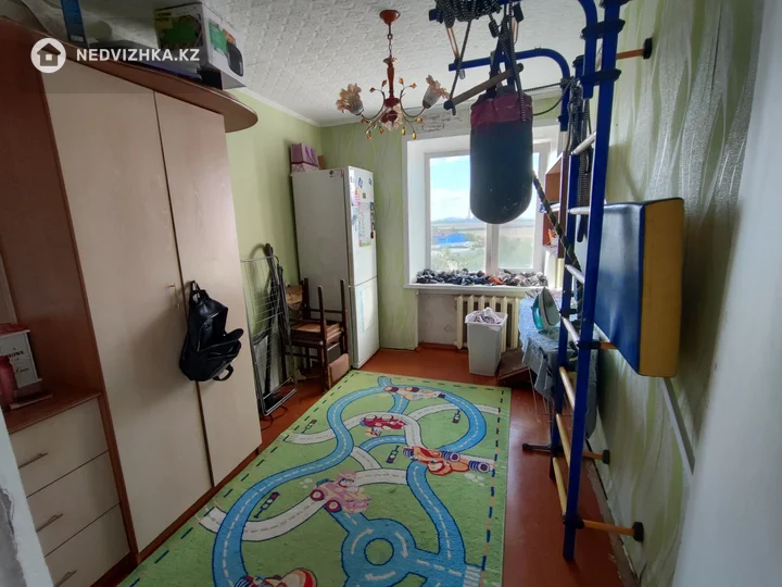 4-комнатная квартира, этаж 4 из 5, 63 м², фотография 3