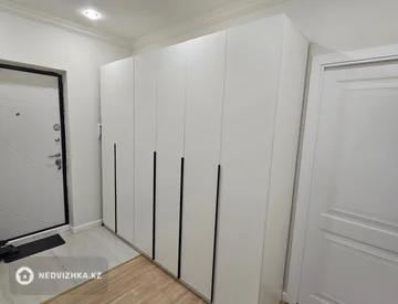 3-комнатная квартира, этаж 9 из 9, 71 м², миниатюра 4