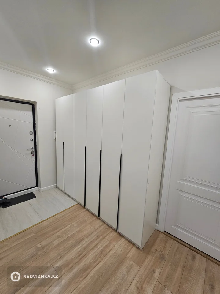 3-комнатная квартира, этаж 9 из 9, 71 м², фотография 4