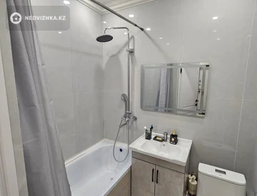 3-комнатная квартира, этаж 9 из 9, 71 м², миниатюра 6