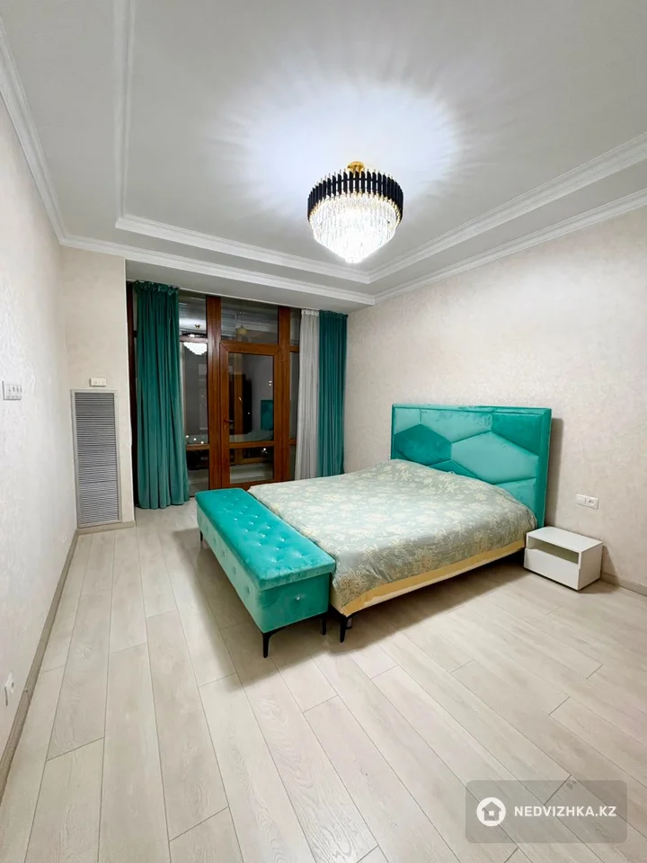 3-комнатная квартира, этаж 3 из 7, 140 м², На длительный срок, фотография 3