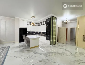 3-комнатная квартира, этаж 3 из 7, 140 м², На длительный срок, миниатюра 12