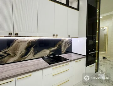 3-комнатная квартира, этаж 3 из 7, 140 м², На длительный срок, миниатюра 2