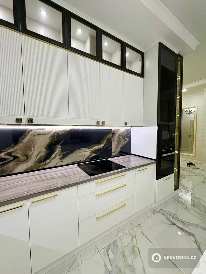 3-комнатная квартира, этаж 3 из 7, 140 м², На длительный срок, фотография 2
