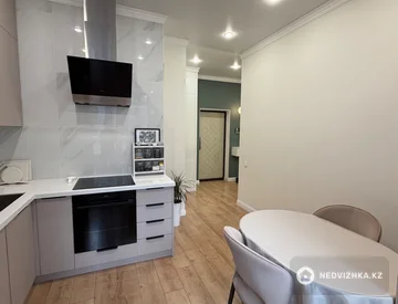 2-комнатная квартира, этаж 4 из 9, 58 м², миниатюра 6