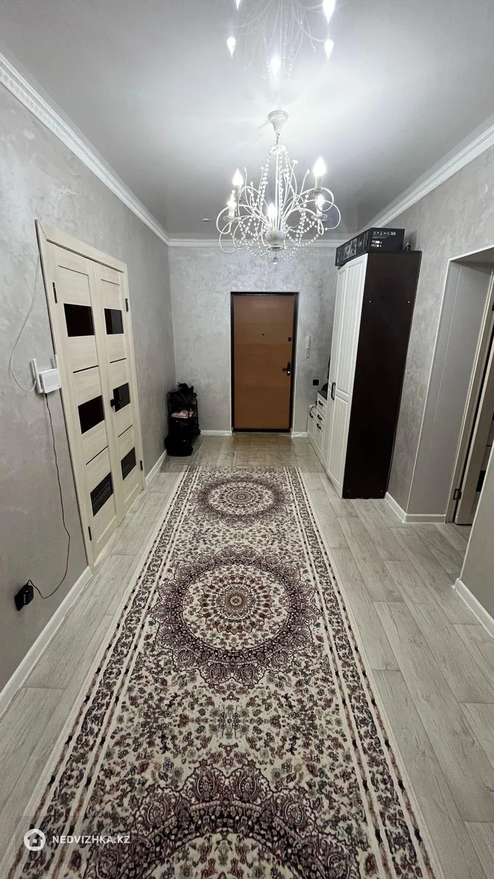 3-комнатная квартира, этаж 3 из 6, 82 м², фотография 2