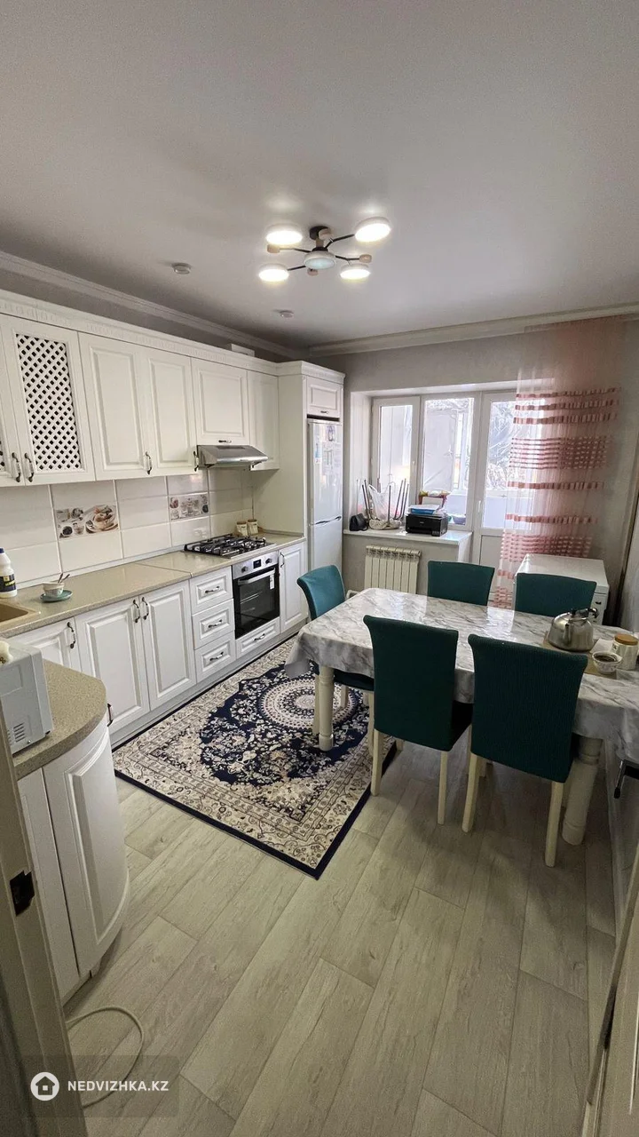 3-комнатная квартира, этаж 3 из 6, 82 м², фотография 5