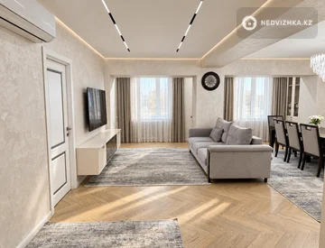 5-комнатная квартира, этаж 3 из 5, 151 м², миниатюра 1
