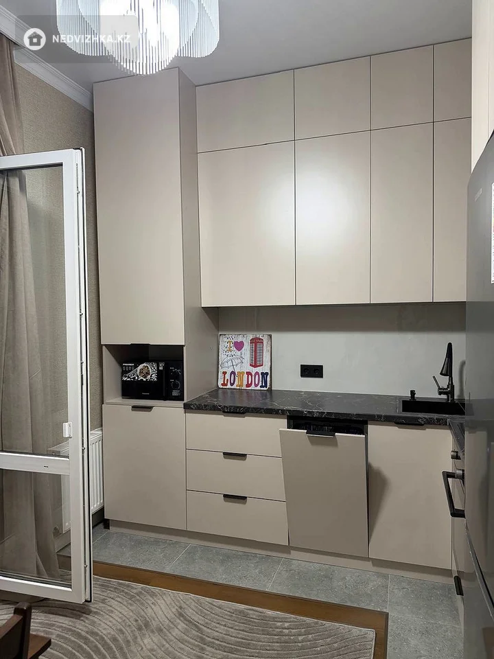 1-комнатная квартира, этаж 2 из 12, 45 м², На длительный срок
