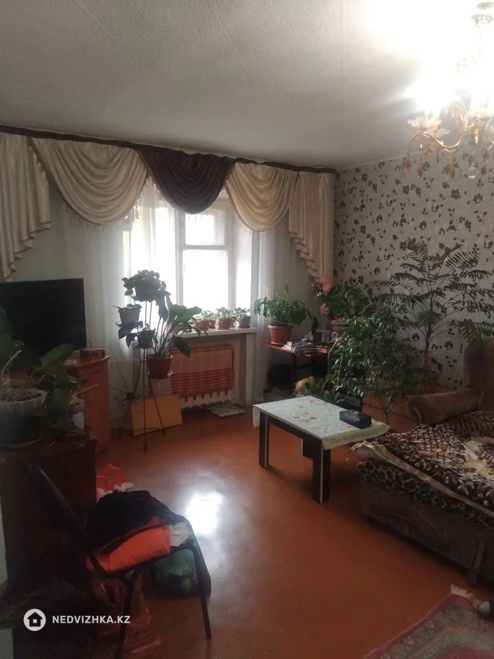 1-комнатная квартира, этаж 3 из 5, 38 м²