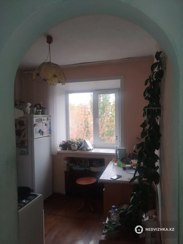 1-комнатная квартира, этаж 3 из 5, 38 м², фотография 2