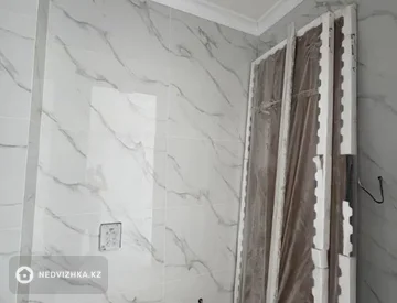 6-комнатная квартира, этаж 2 из 3, 370 м², миниатюра 2