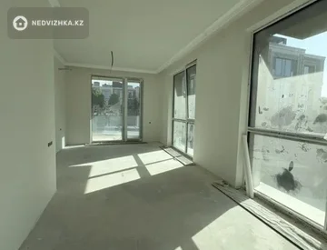 6-комнатная квартира, этаж 2 из 3, 370 м², миниатюра 4
