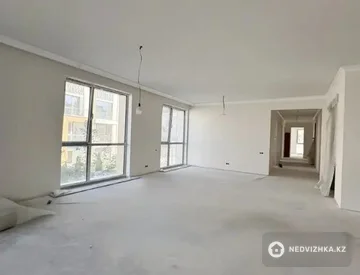 6-комнатная квартира, этаж 2 из 3, 370 м², миниатюра 11