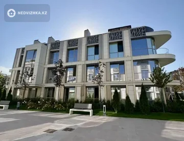 6-комнатная квартира, этаж 2 из 3, 370 м², миниатюра 1