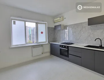 2-комнатная квартира, этаж 9 из 9, 62 м², миниатюра 2