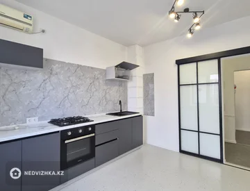 2-комнатная квартира, этаж 9 из 9, 62 м², миниатюра 1