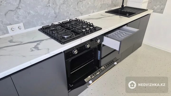 2-комнатная квартира, этаж 9 из 9, 62 м², фотография 3