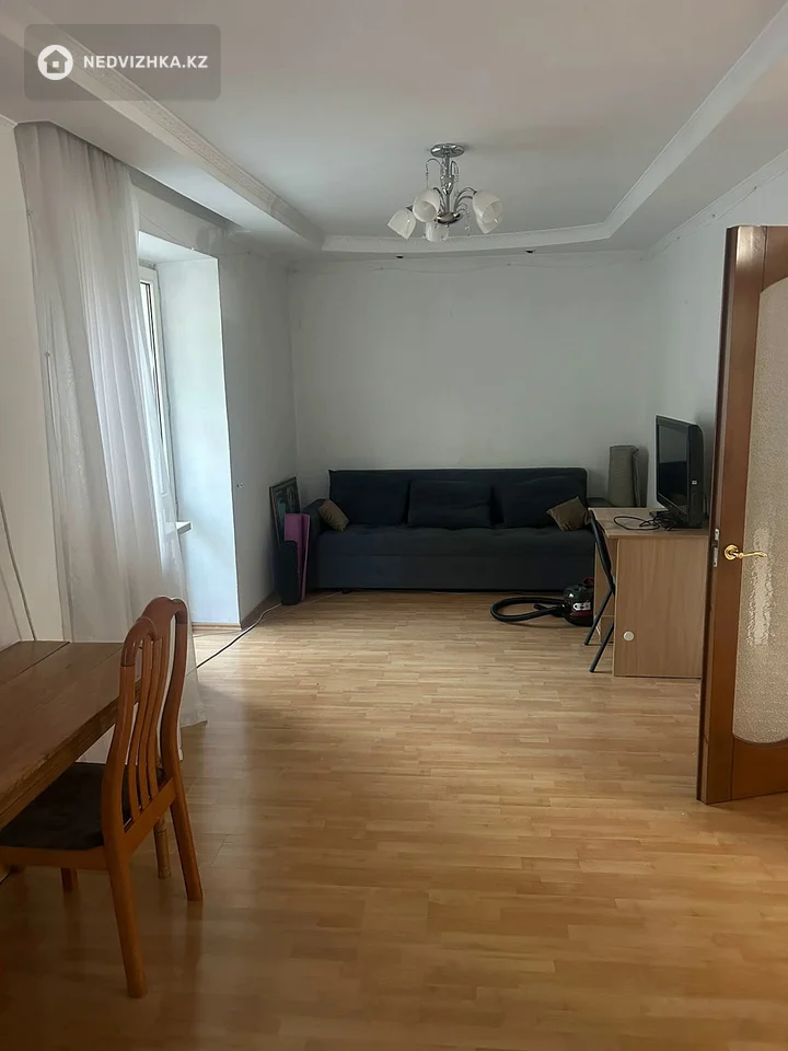 1-комнатная квартира, этаж 2 из 4, 50 м², На длительный срок