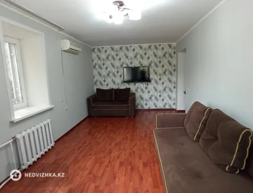 1-комнатная квартира, этаж 2 из 10, 43 м², миниатюра 2