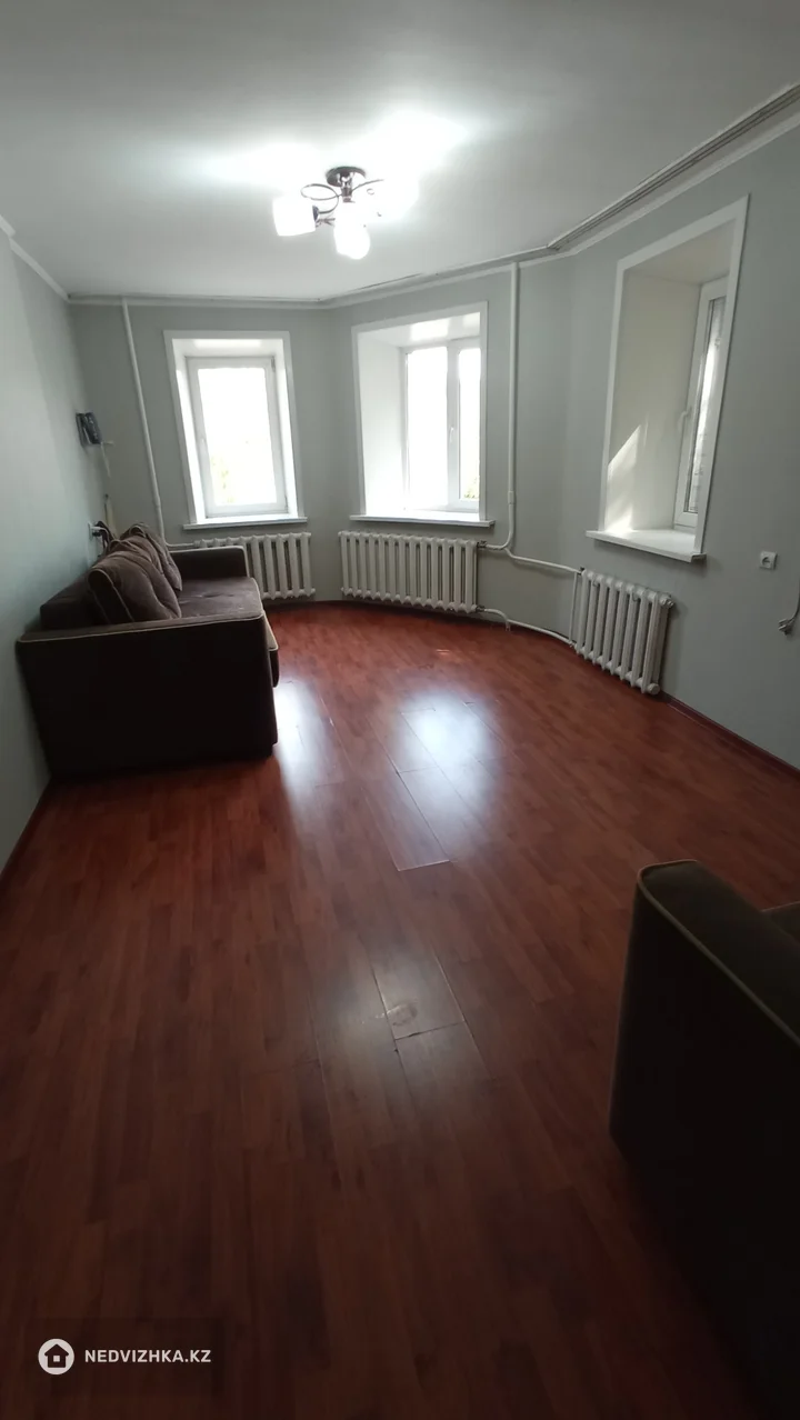 1-комнатная квартира, этаж 2 из 10, 43 м², фотография 3