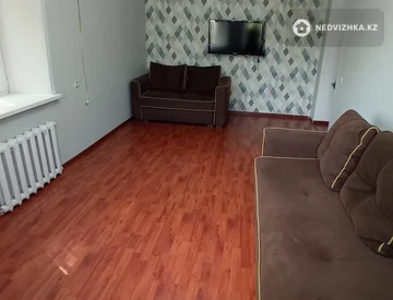 1-комнатная квартира, этаж 2 из 10, 43 м², миниатюра 4