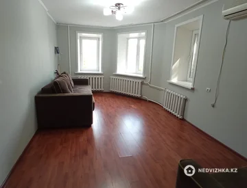 1-комнатная квартира, этаж 2 из 10, 43 м², миниатюра 3