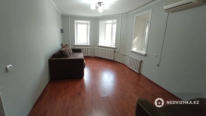 1-комнатная квартира, этаж 2 из 10, 43 м², фотография 3
