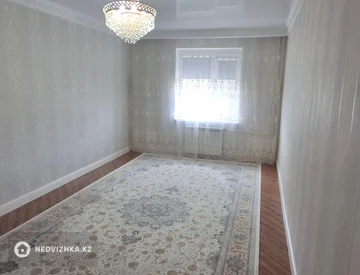 5-комнатная квартира, этаж 2 из 5, 107 м², миниатюра 1