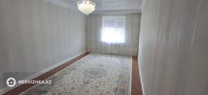 5-комнатная квартира, этаж 2 из 5, 107 м²