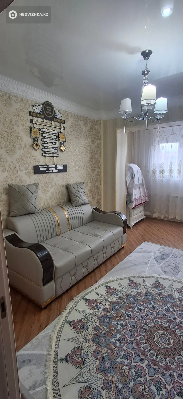 5-комнатная квартира, этаж 2 из 5, 107 м², фотография 4
