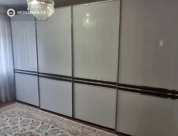 5-комнатная квартира, этаж 2 из 5, 107 м², миниатюра 9