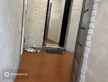 2-комнатная квартира, этаж 2 из 5, 44 м², миниатюра 2