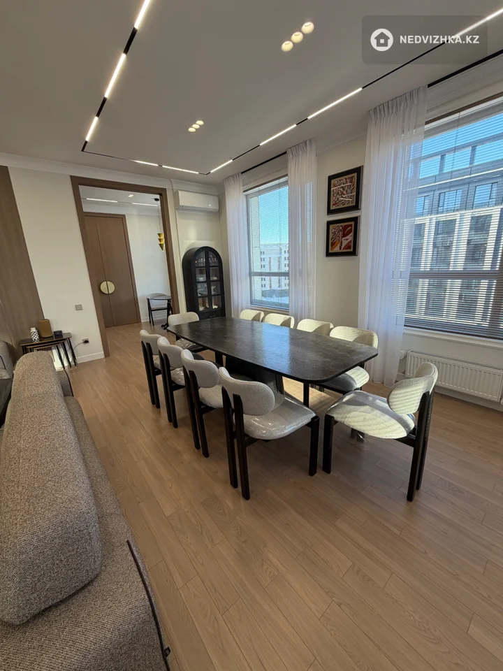 4-комнатная квартира, этаж 7 из 9, 164 м²