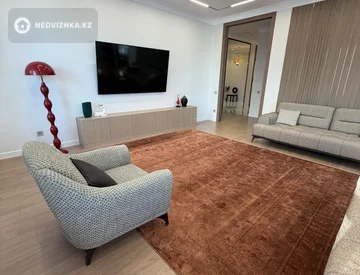 4-комнатная квартира, этаж 7 из 9, 164 м², миниатюра 3