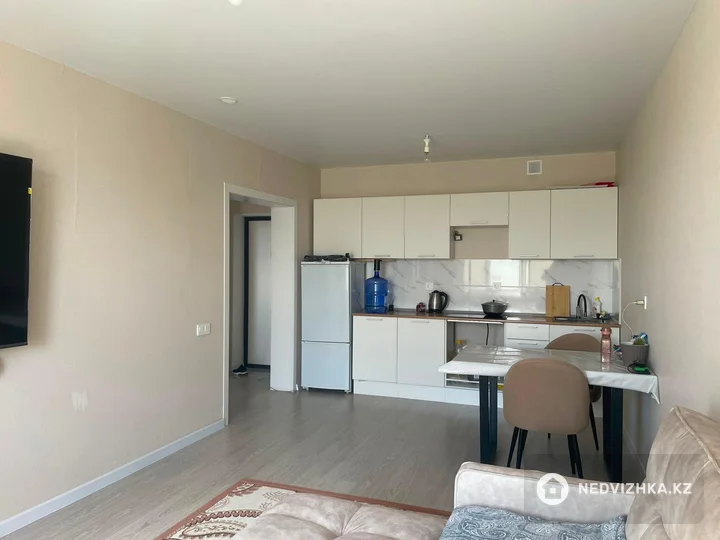 2-комнатная квартира, этаж 1 из 12, 42 м²