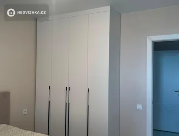 2-комнатная квартира, этаж 1 из 12, 42 м², миниатюра 2