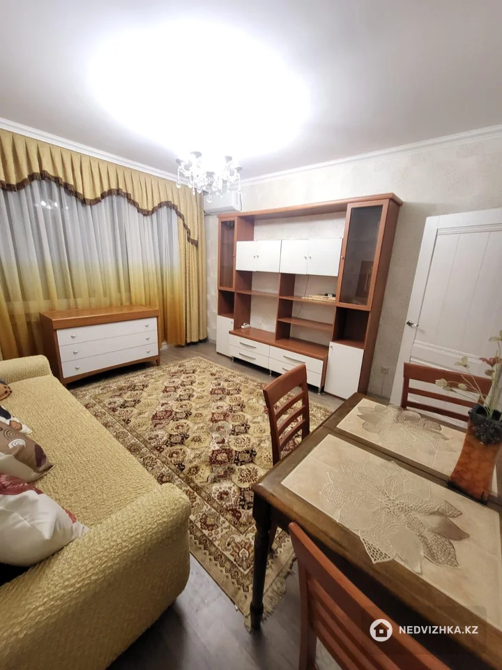 2-комнатная квартира, этаж 2 из 5, 54 м², На длительный срок