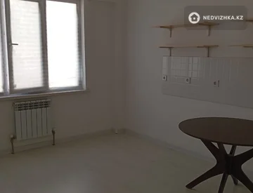 1-комнатная квартира, этаж 2 из 3, 38 м², миниатюра 1