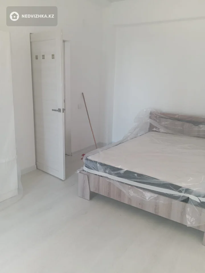 1-комнатная квартира, этаж 2 из 3, 38 м², фотография 2