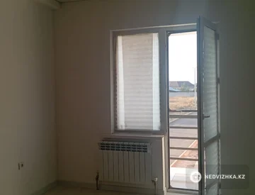 1-комнатная квартира, этаж 2 из 3, 38 м², миниатюра 3