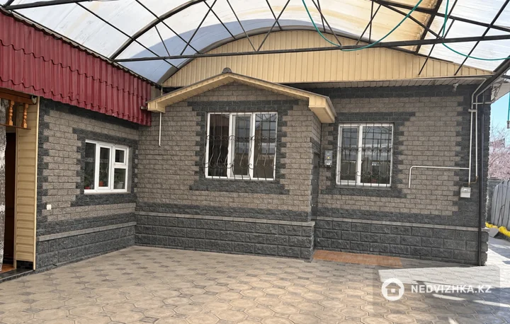 4-комнатная квартира, этаж 1 из 1, 120 м², фотография 2