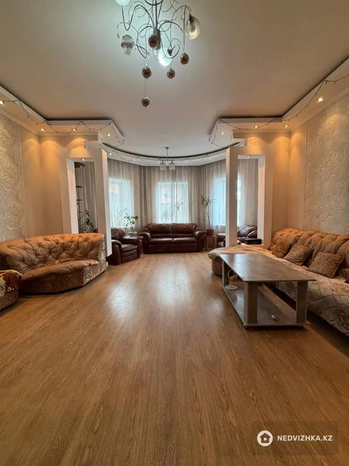 5-комнатный дом, 10 соток, 359 м², фотография 3