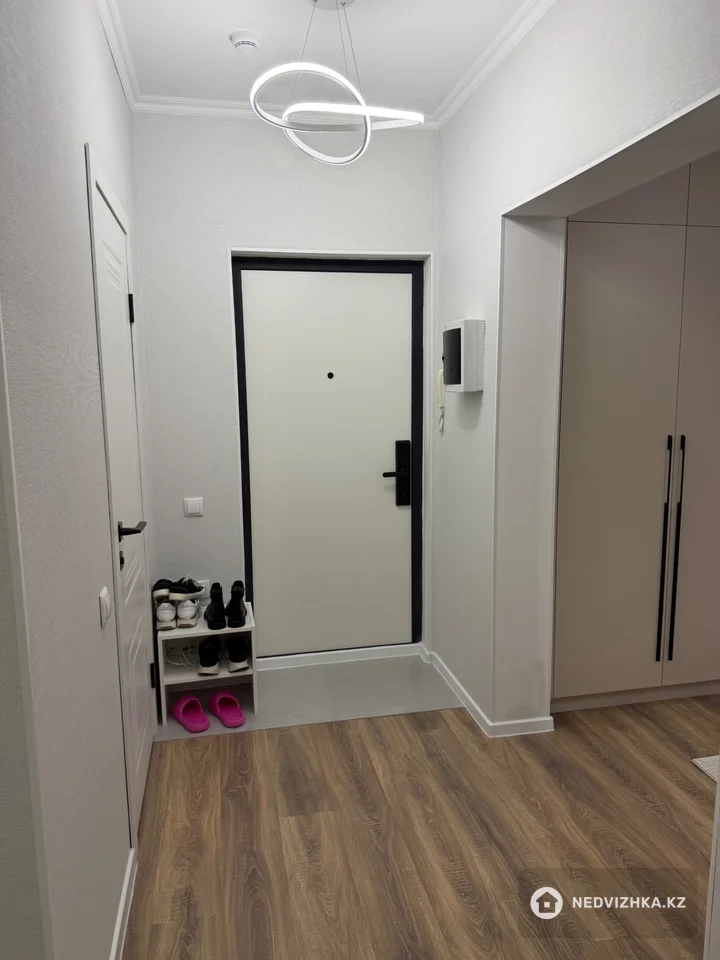 1-комнатная квартира, этаж 10 из 12, 35 м²