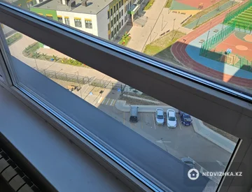 3-комнатная квартира, этаж 10 из 12, 80 м², На длительный срок, миниатюра 4