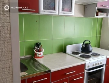 3-комнатная квартира, этаж 2 из 5, 61 м², миниатюра 1